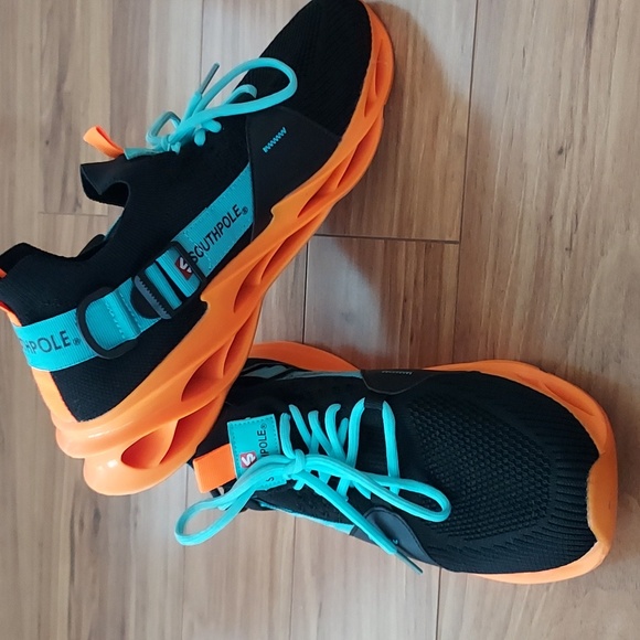 Men's Shoes - Picture 3 of 3